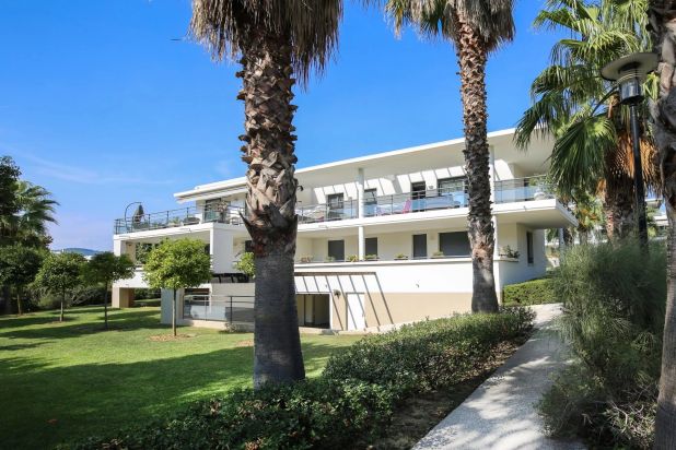 Juan-les-Pins Apartment 4 Rooms, 119 m²