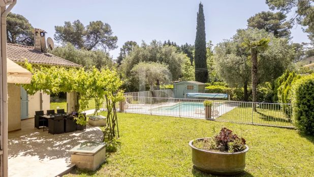 Mougins House 9 Rooms, 238.07 m²