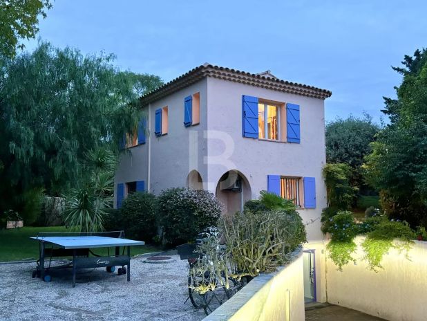 Antibes House 7 Rooms, 235 m²