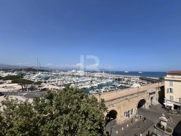 Antibes Apartment 6 Rooms, 137.48 m²