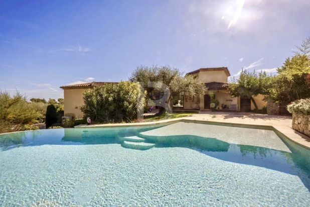 Roquefort-les-Pins House 6 Rooms, 282 m²