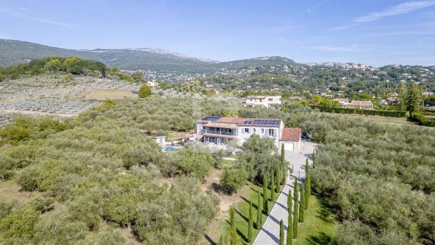 Châteauneuf-Grasse Maison 9 Pièces, 311 m²